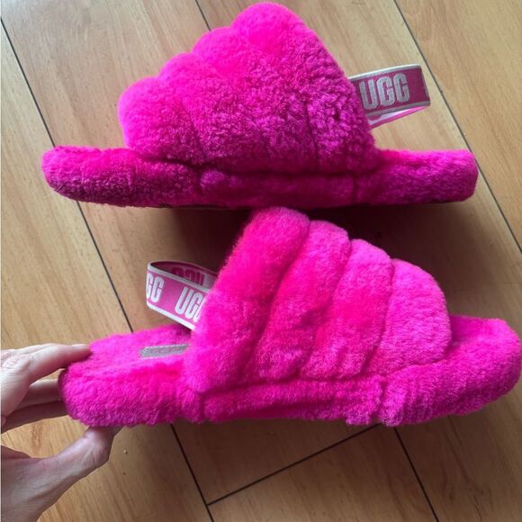 UGG Oh Fluff Yeah slides fit like a size 7-7.5 - Picture 7 of 8